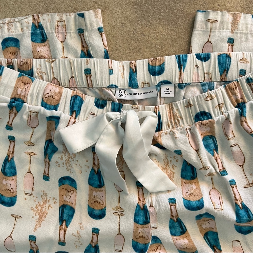New York & Company Women’s Cream Champagne Print Pajama Pants - White/Teal